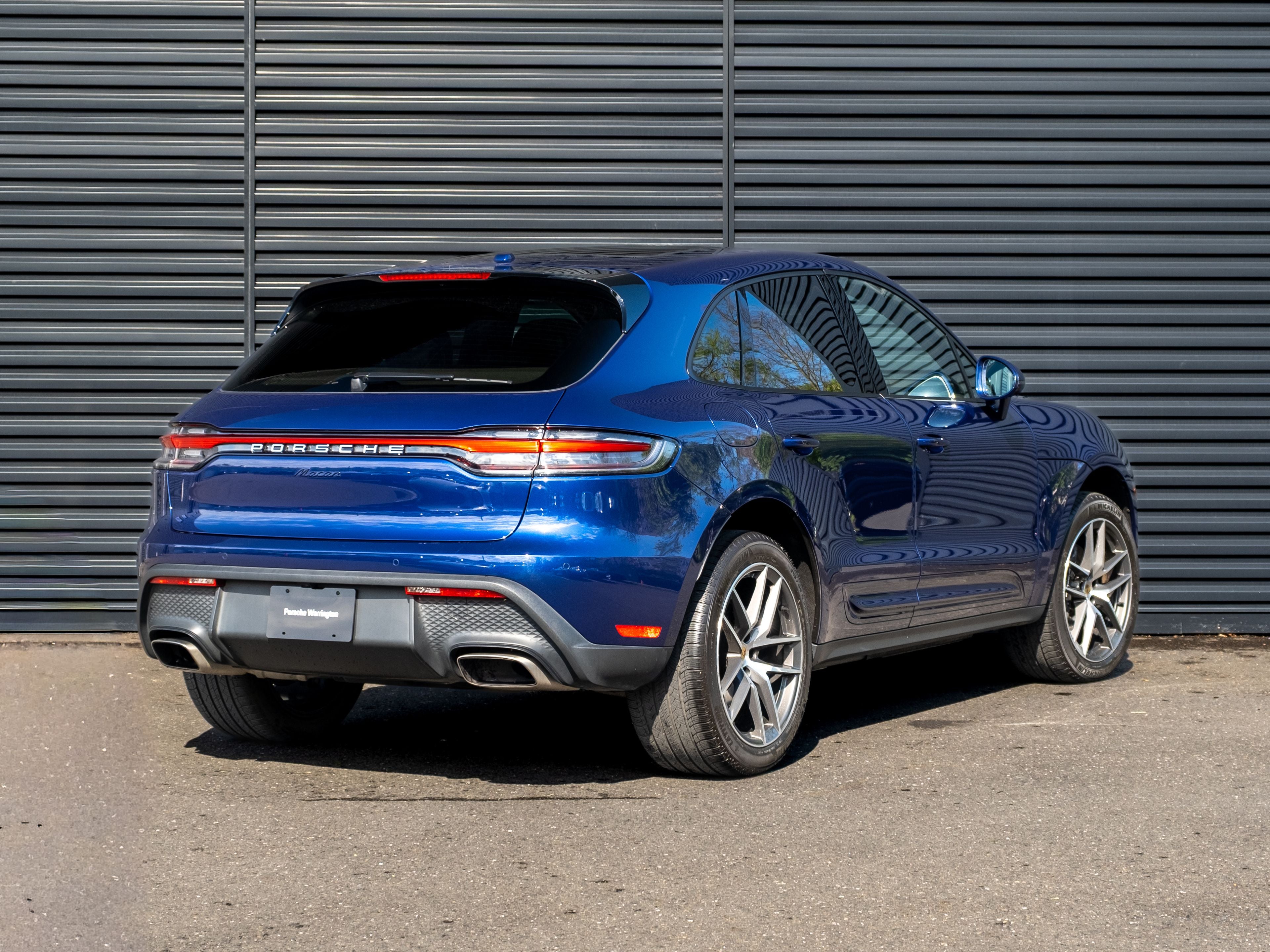 2023 Porsche Macan Base