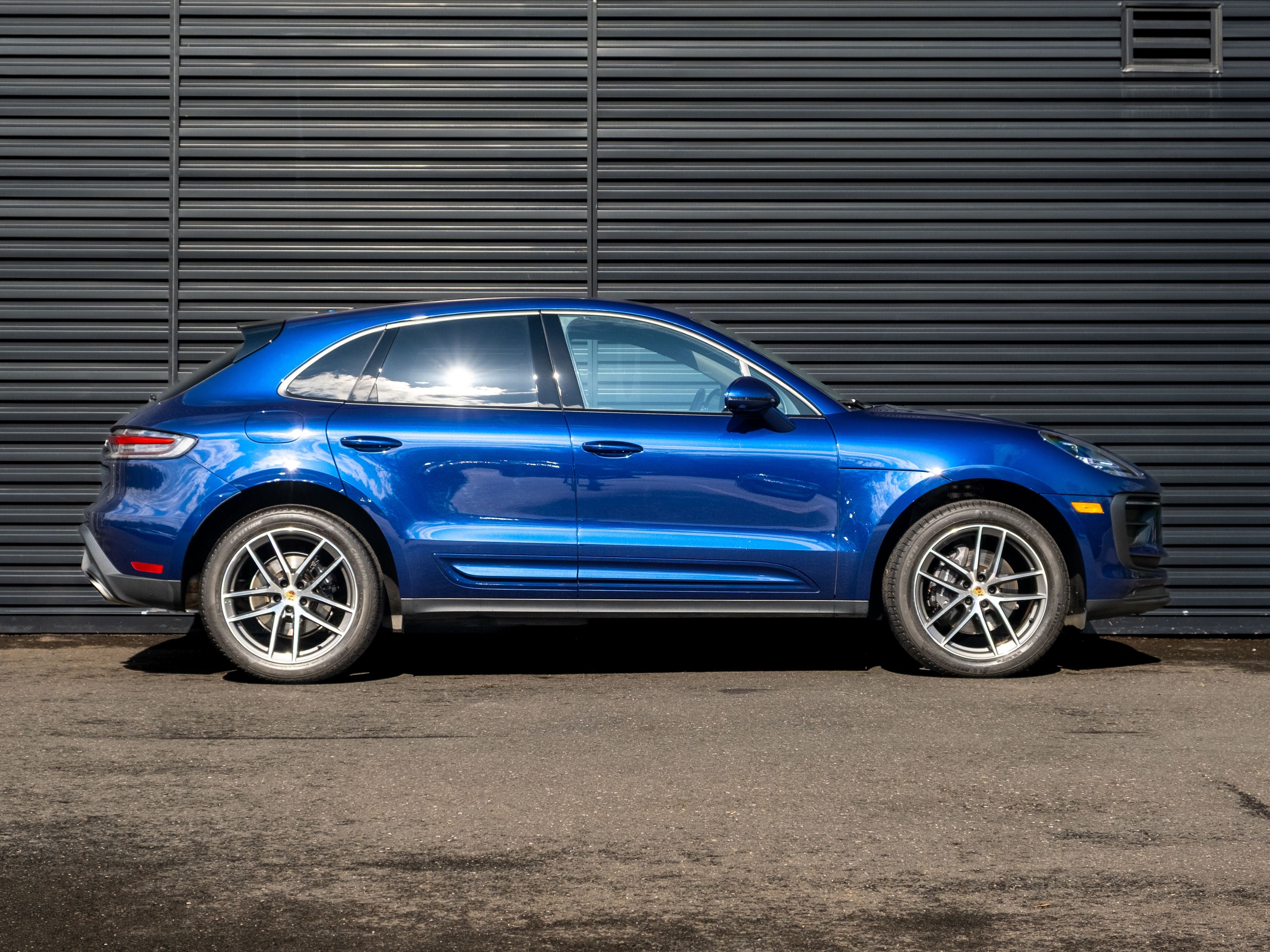 2023 Porsche Macan Base