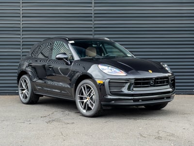 2025 Porsche Macan Base