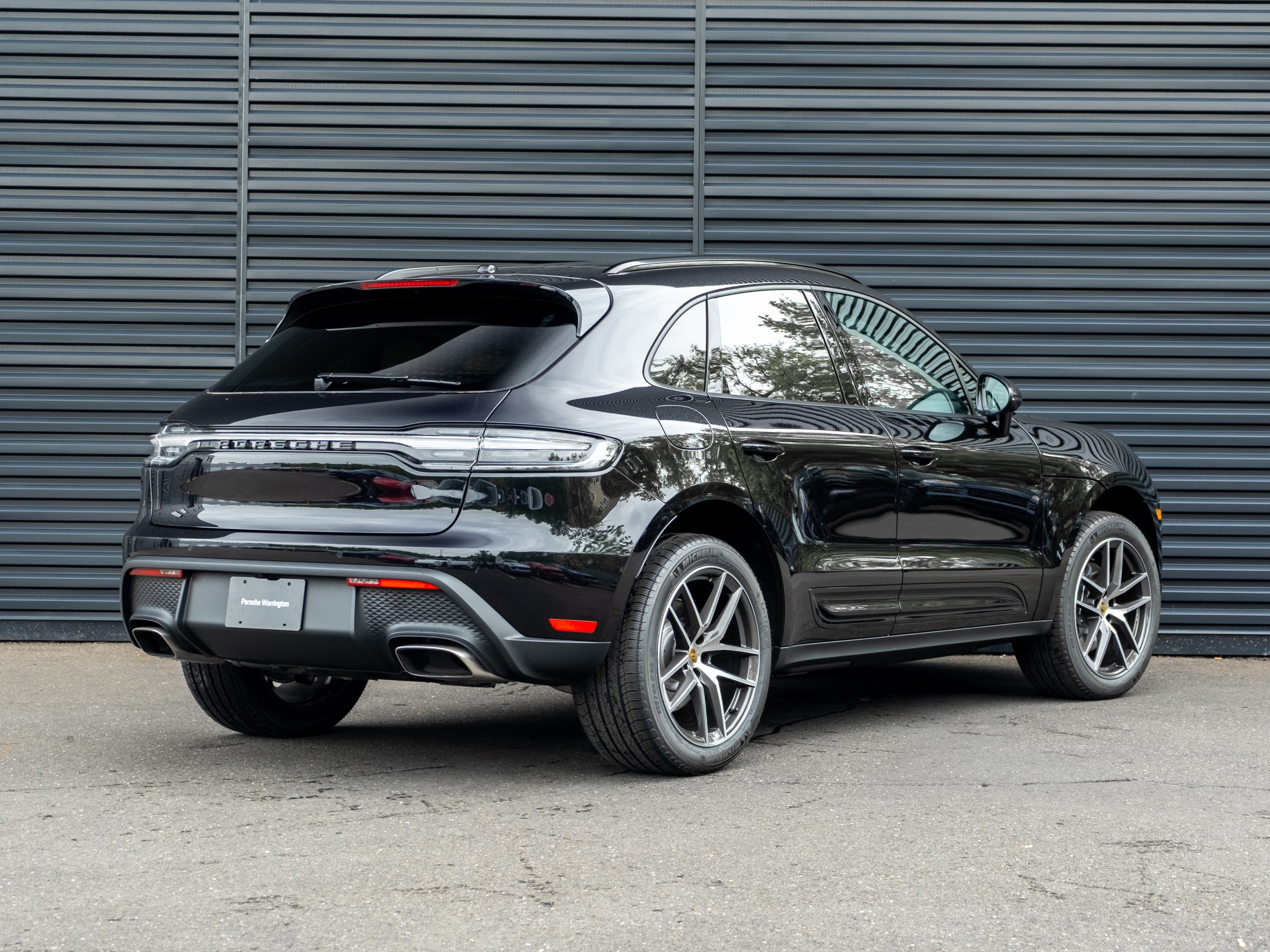 2025 Porsche Macan Base