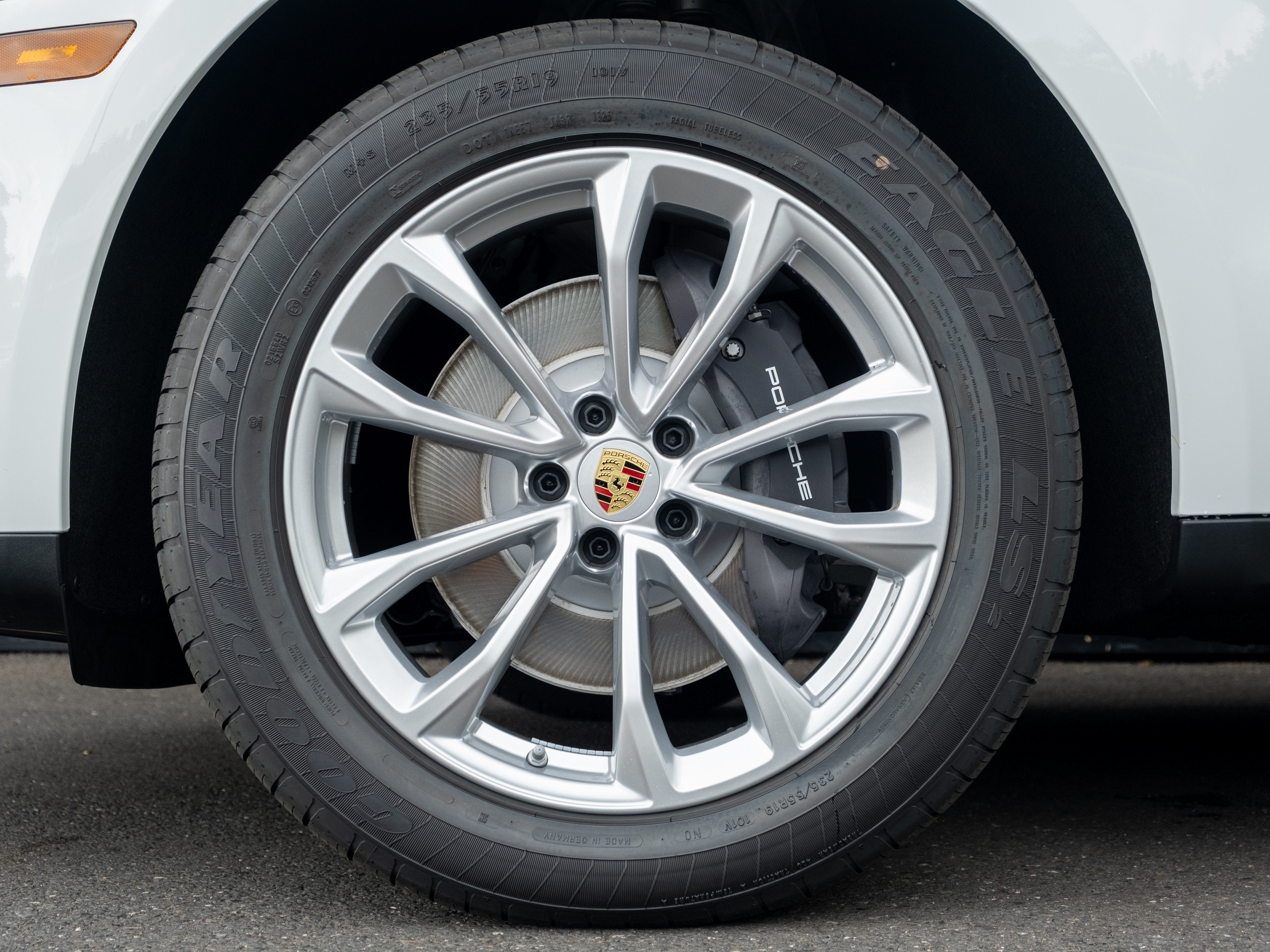 2026 Porsche Macan Base