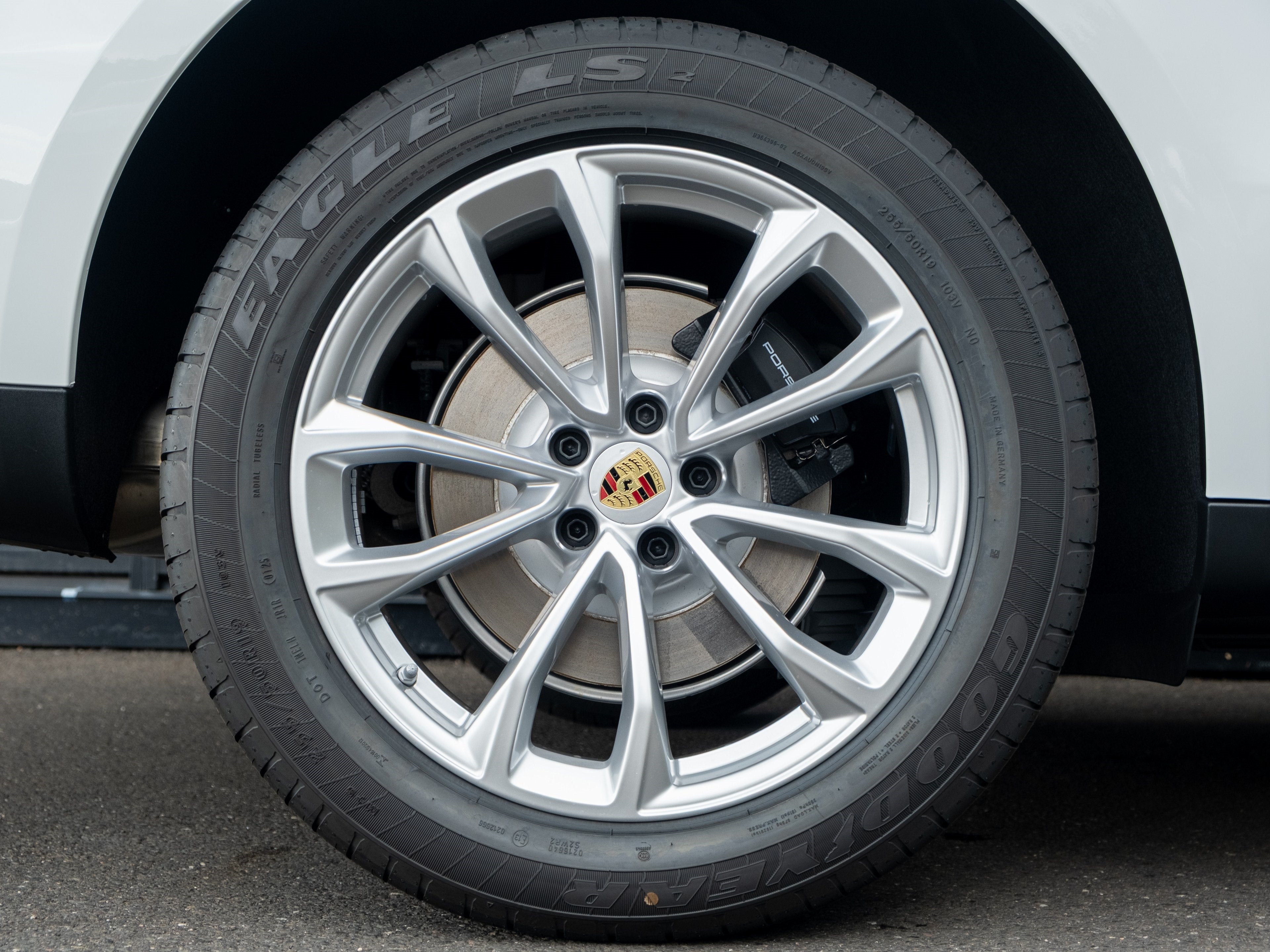 2026 Porsche Macan Base