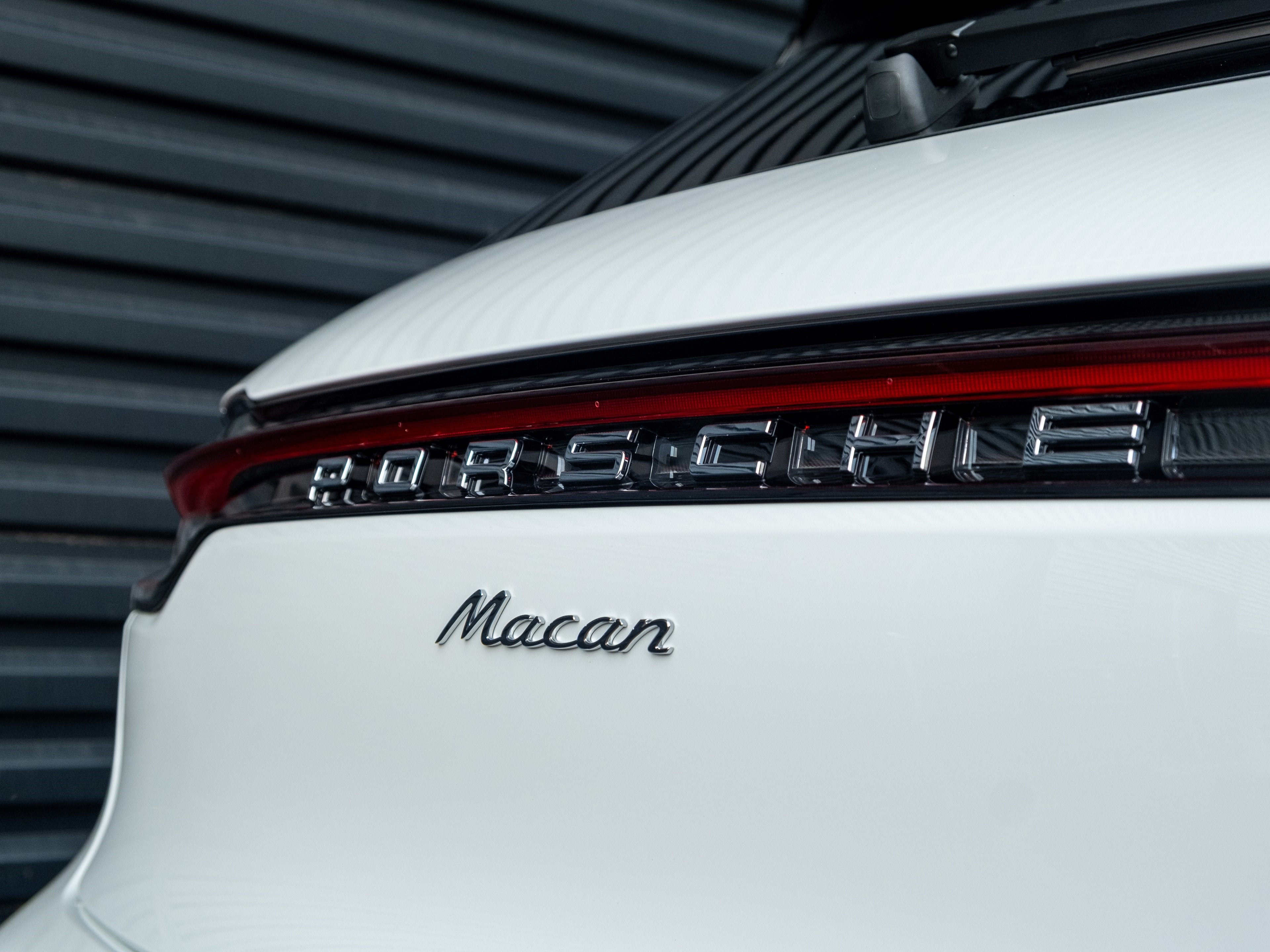 2026 Porsche Macan Base