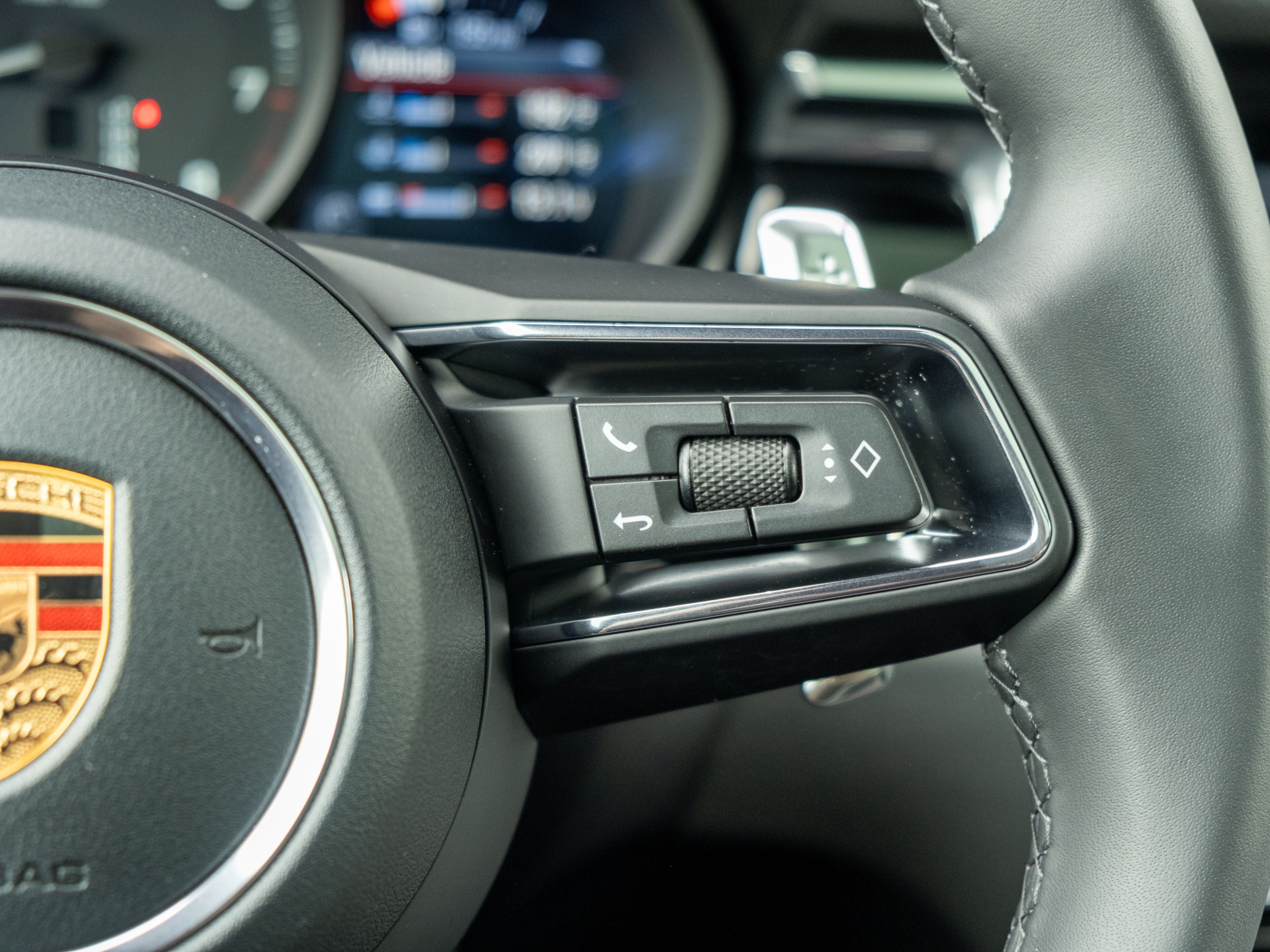 2026 Porsche Macan Base