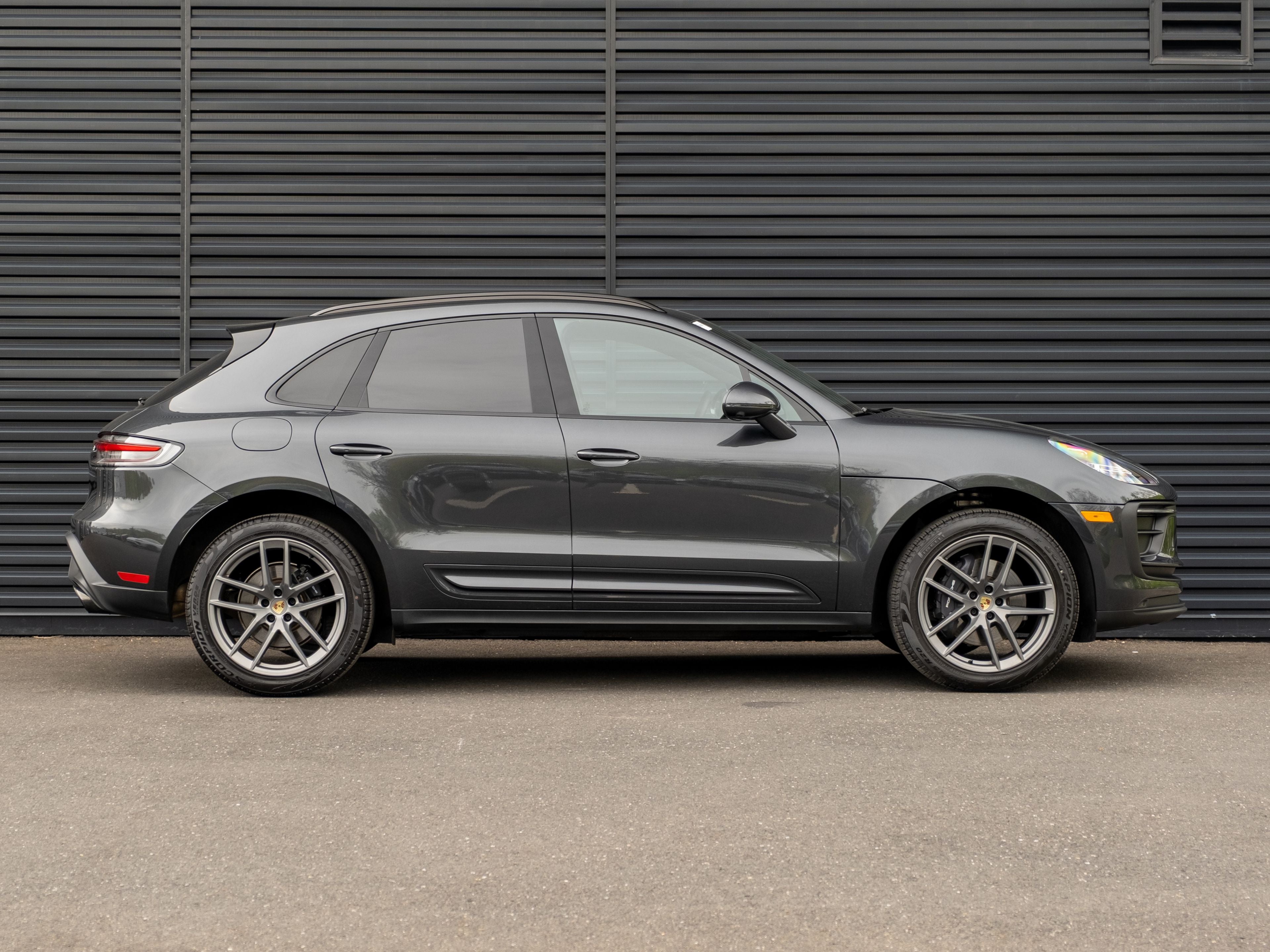 2026 Porsche Macan Base
