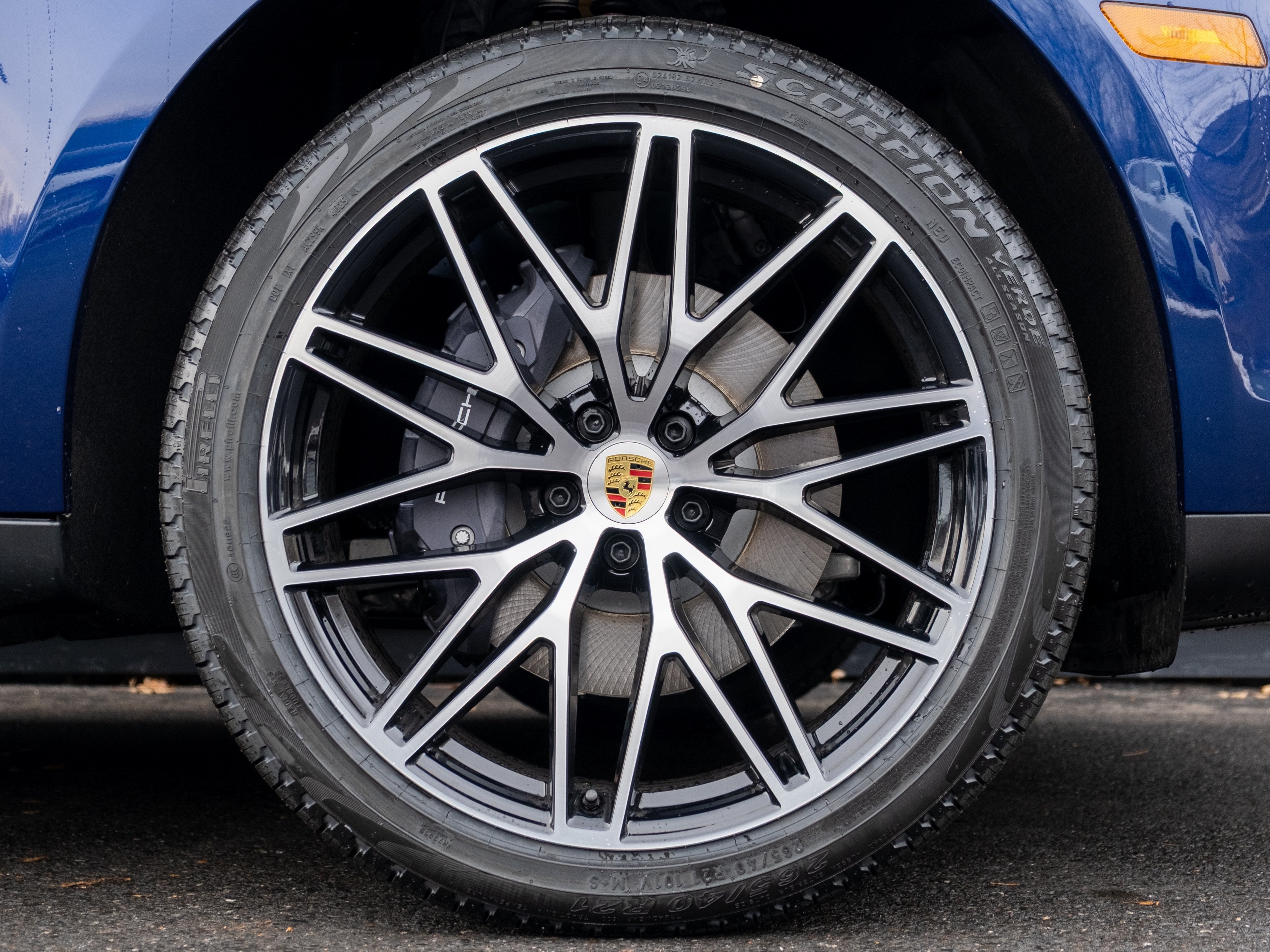 2026 Porsche Macan Base