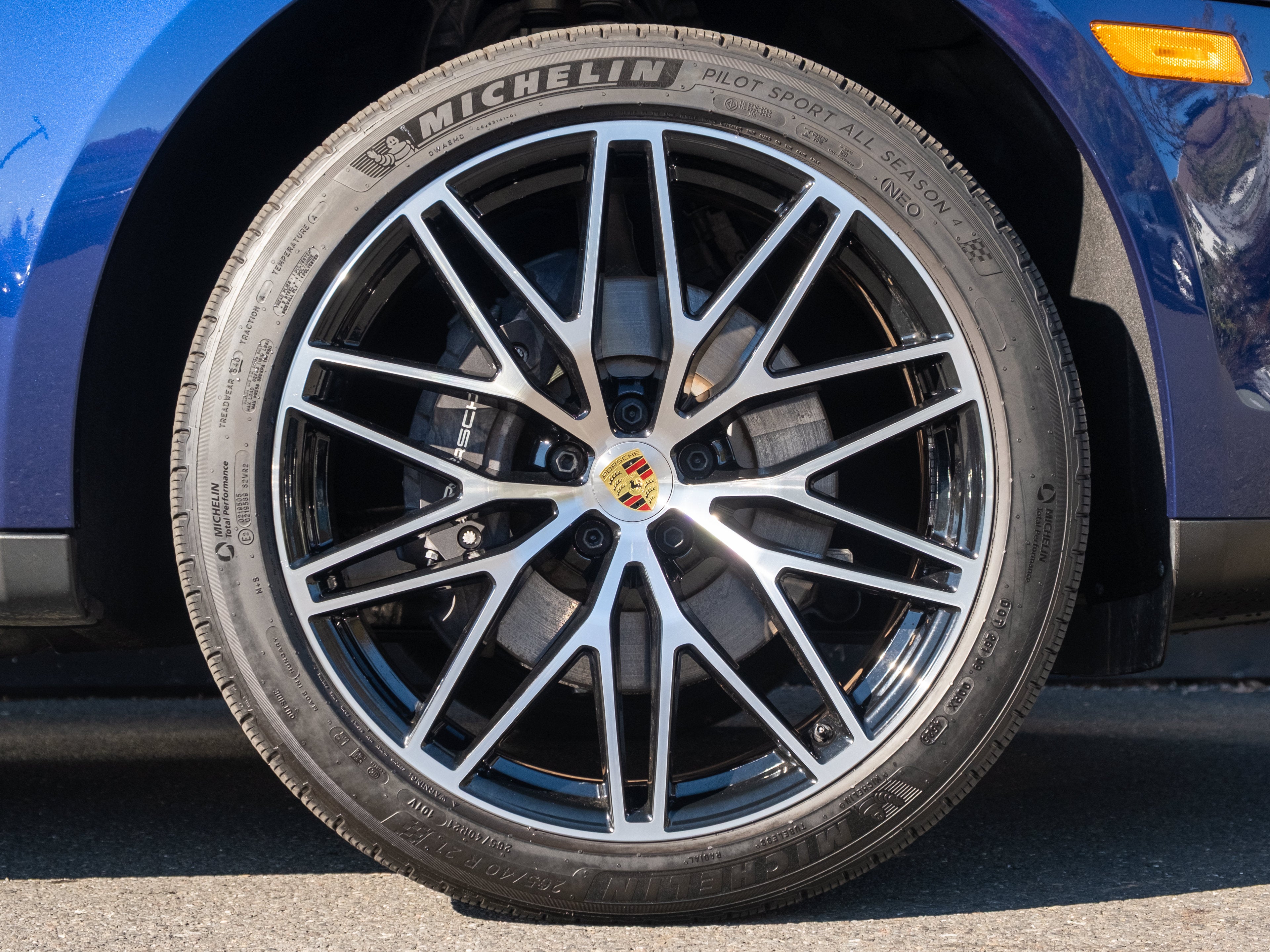 2026 Porsche Macan Base
