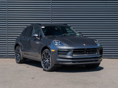 2026 Porsche Macan Base