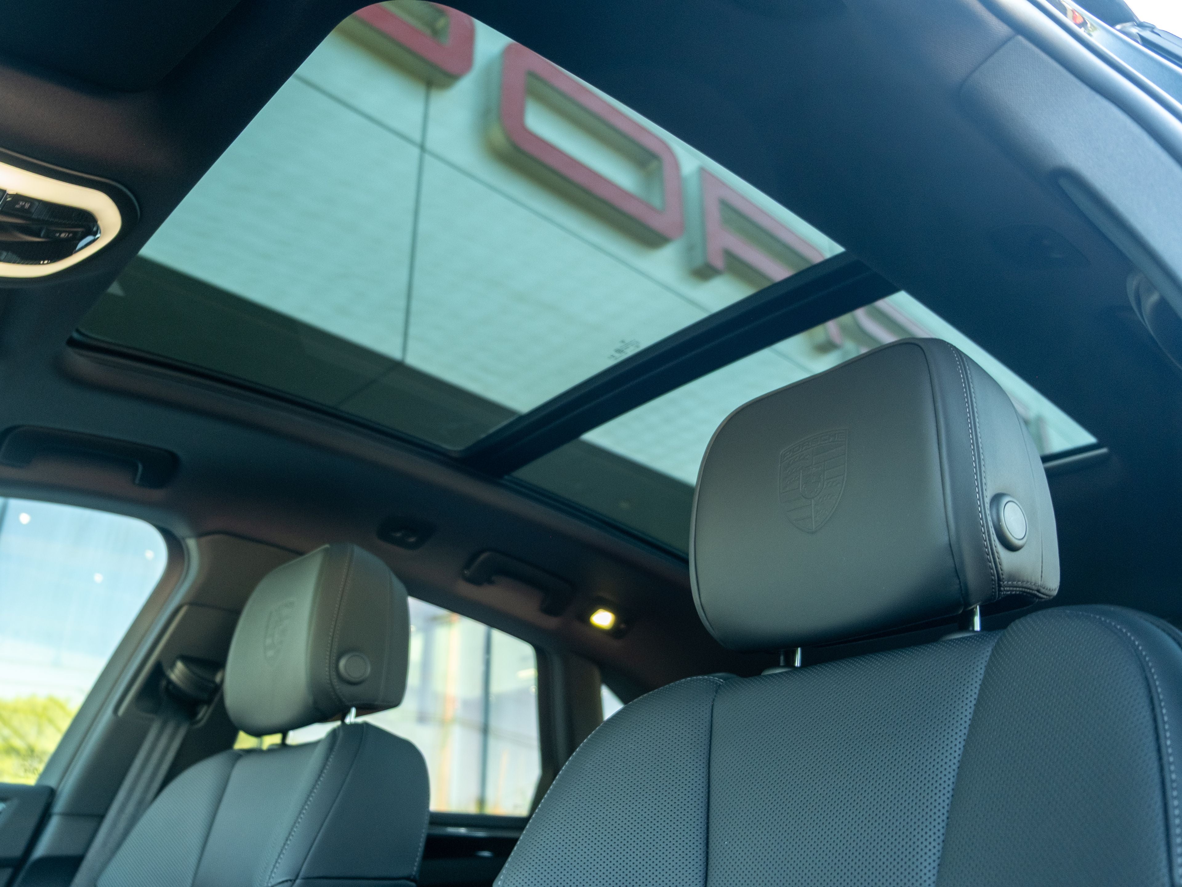 2026 Porsche Macan Base