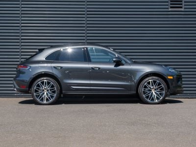 2026 Porsche Macan Base