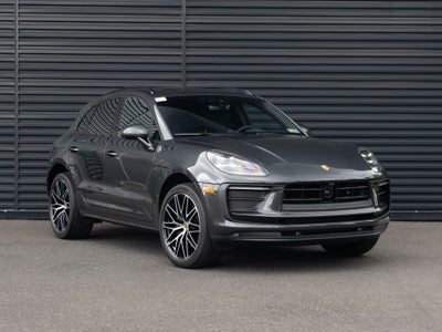 2023 Porsche Macan Base