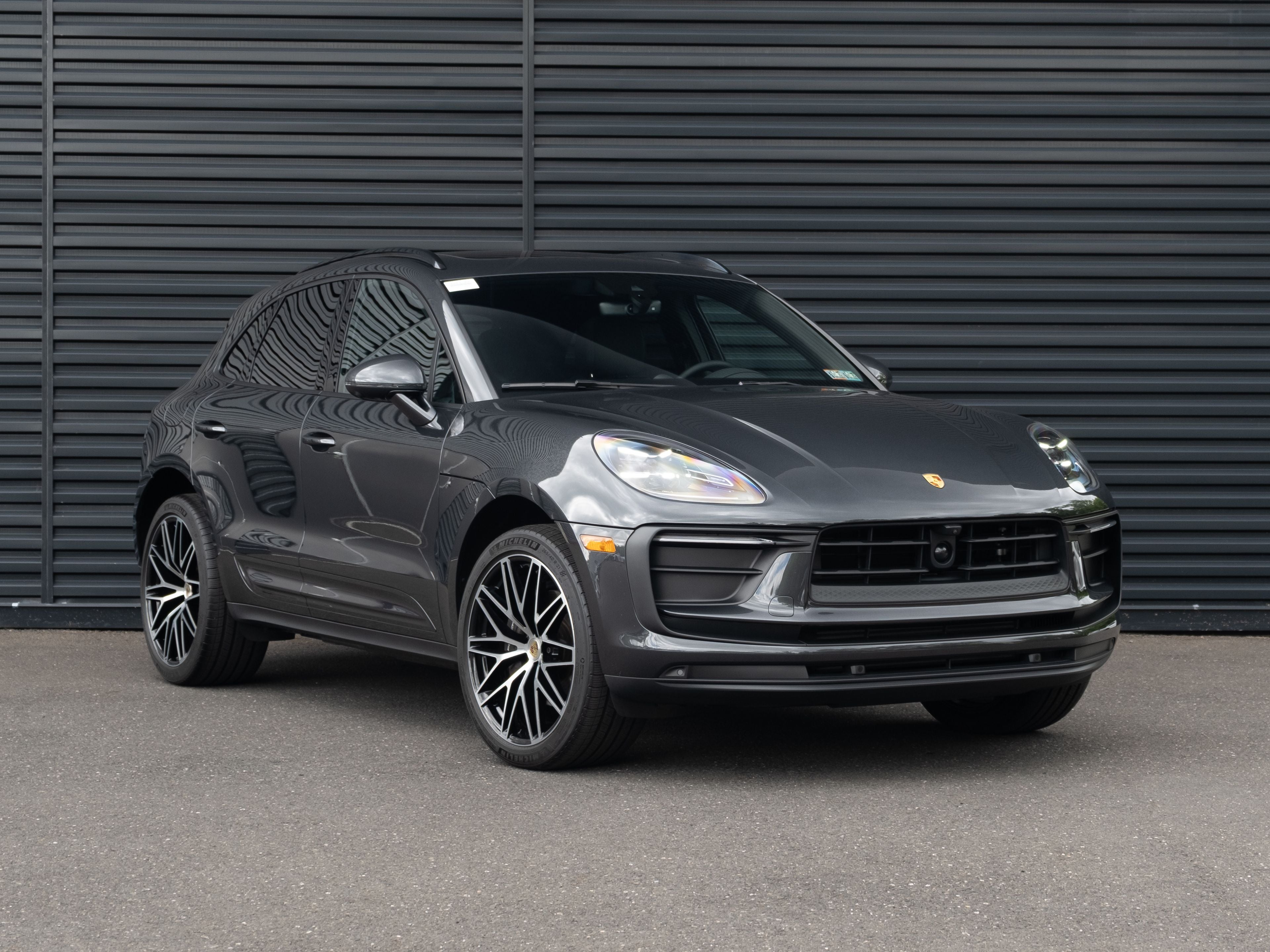 2023 Porsche Macan Base