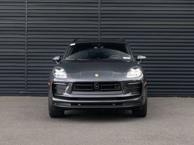 2023 Porsche Macan Base