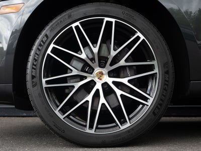 2023 Porsche Macan Base