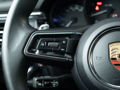 2023 Porsche Macan Base
