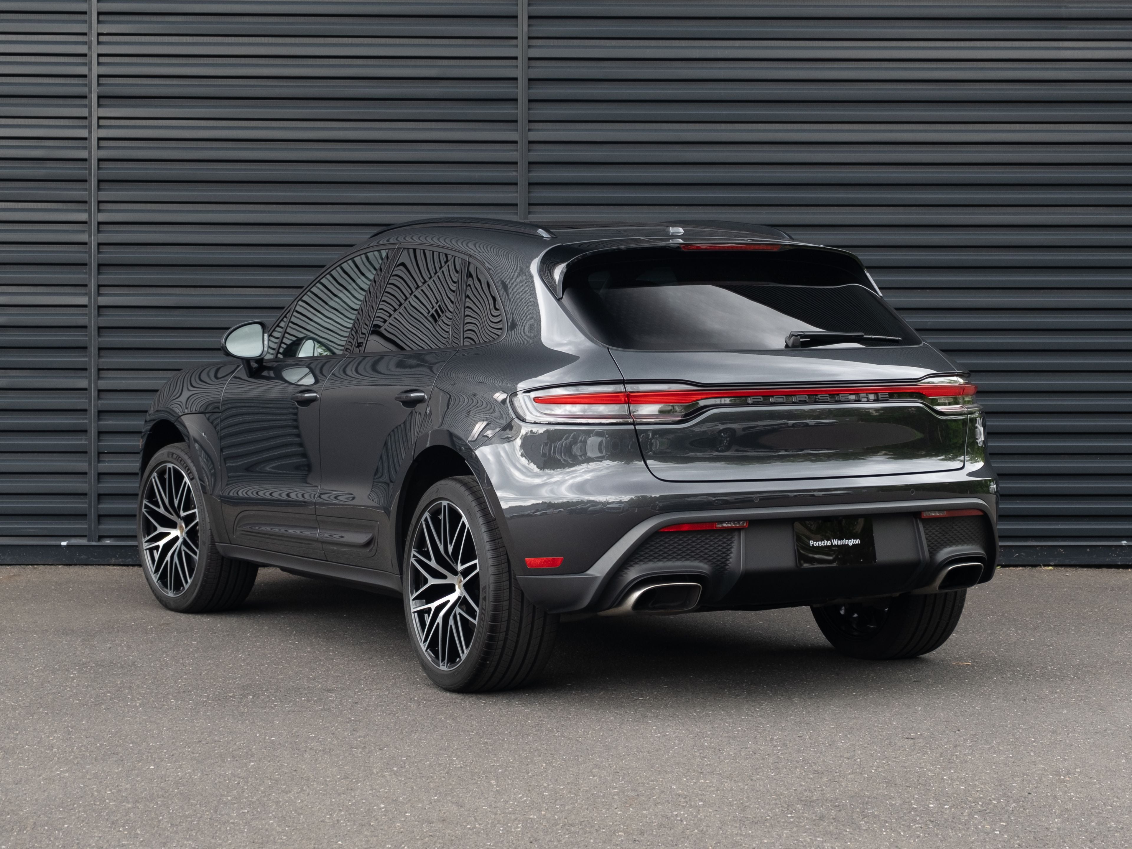 2023 Porsche Macan Base