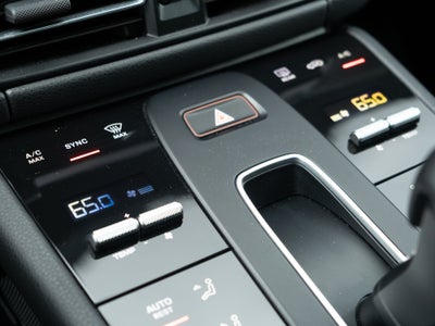 2023 Porsche Macan Base