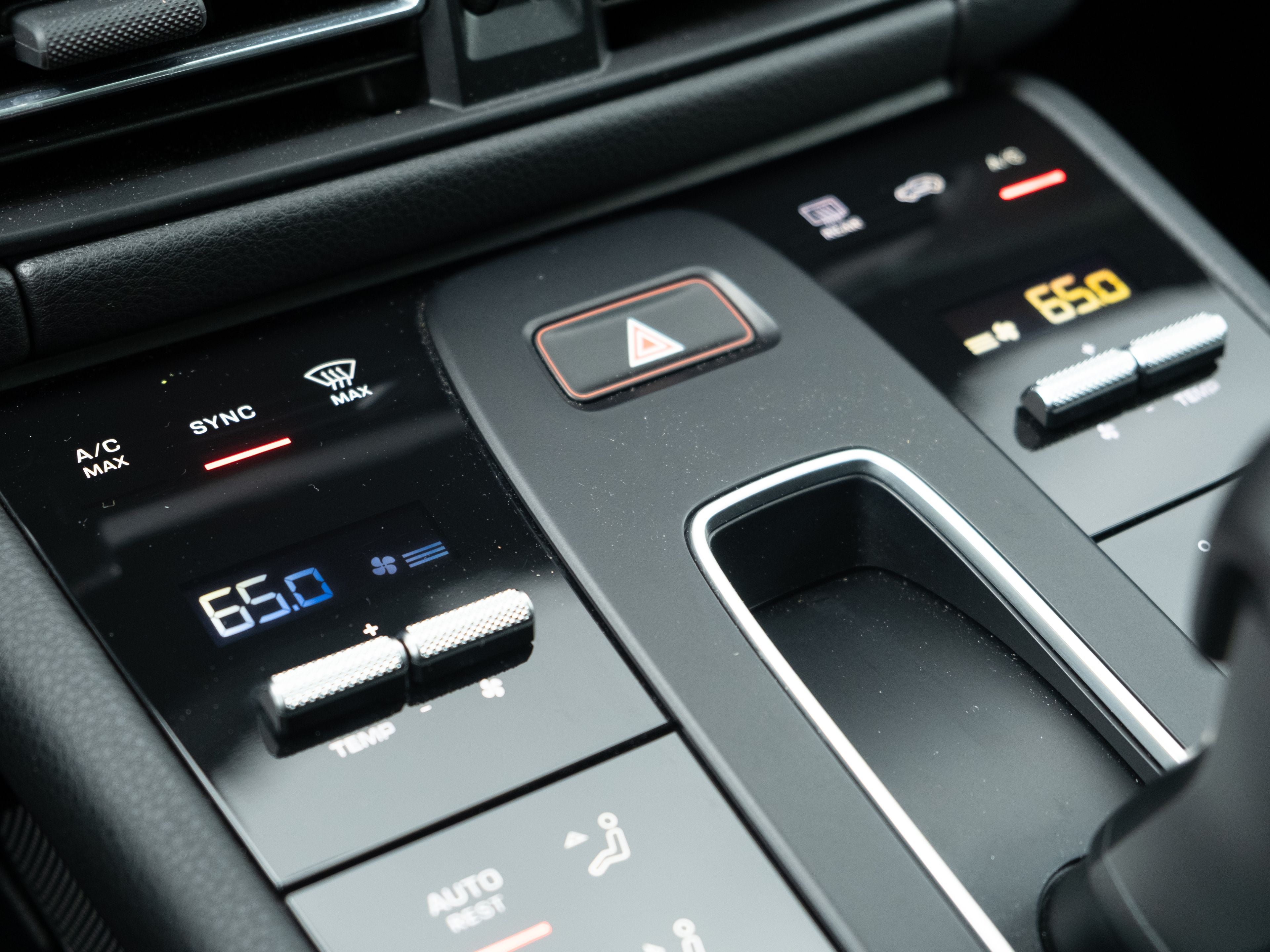 2023 Porsche Macan Base