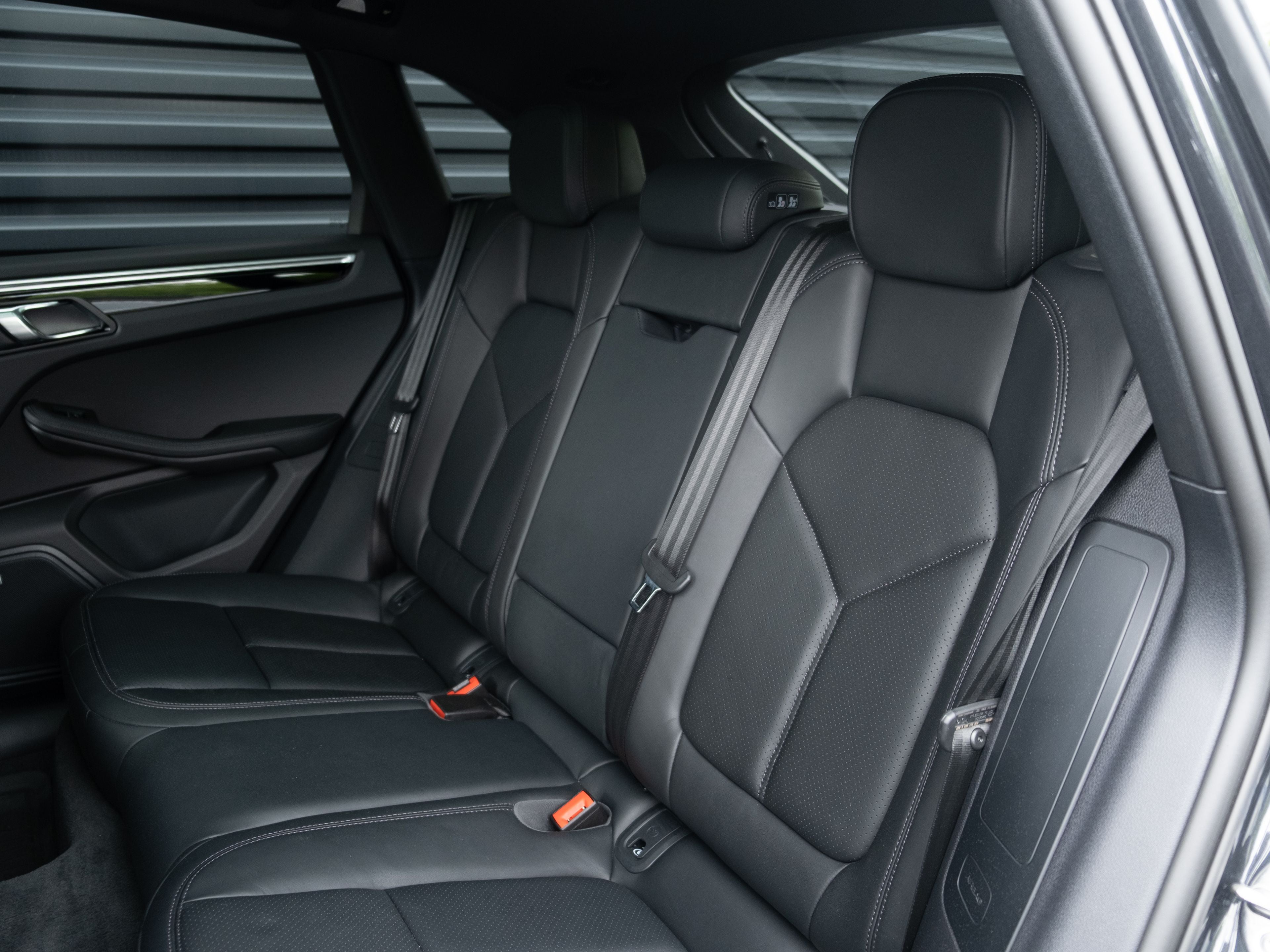2023 Porsche Macan Base