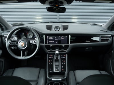2023 Porsche Macan Base