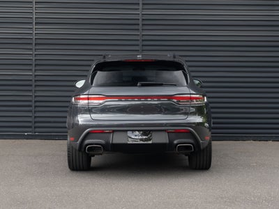 2023 Porsche Macan Base