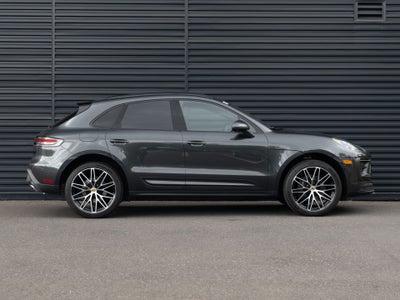 2023 Porsche Macan Base