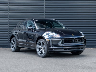 2025 Porsche Macan Base