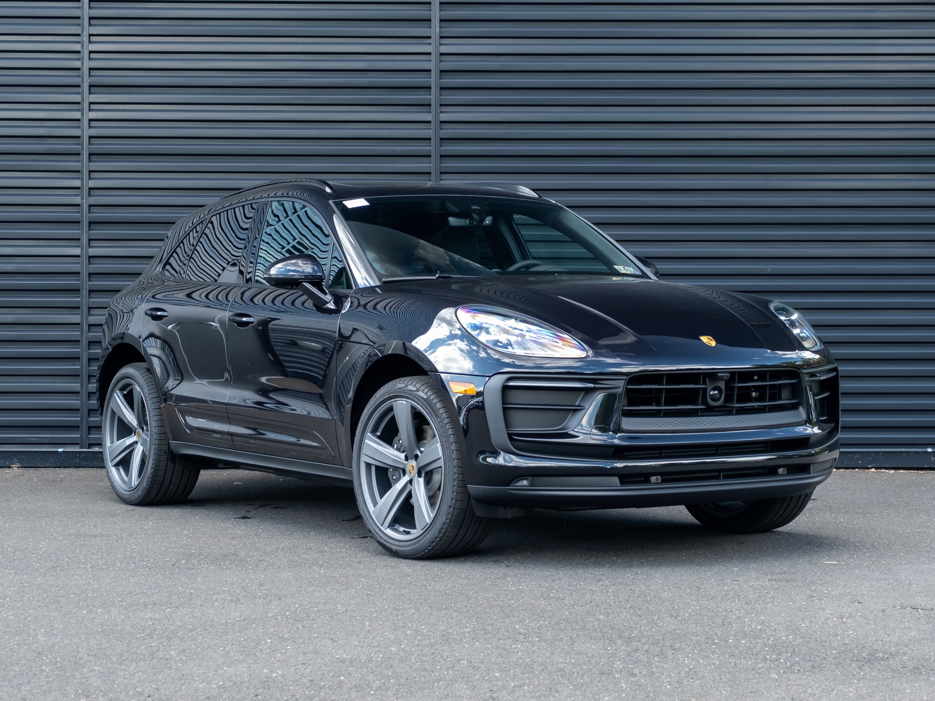 2025 Porsche Macan Base