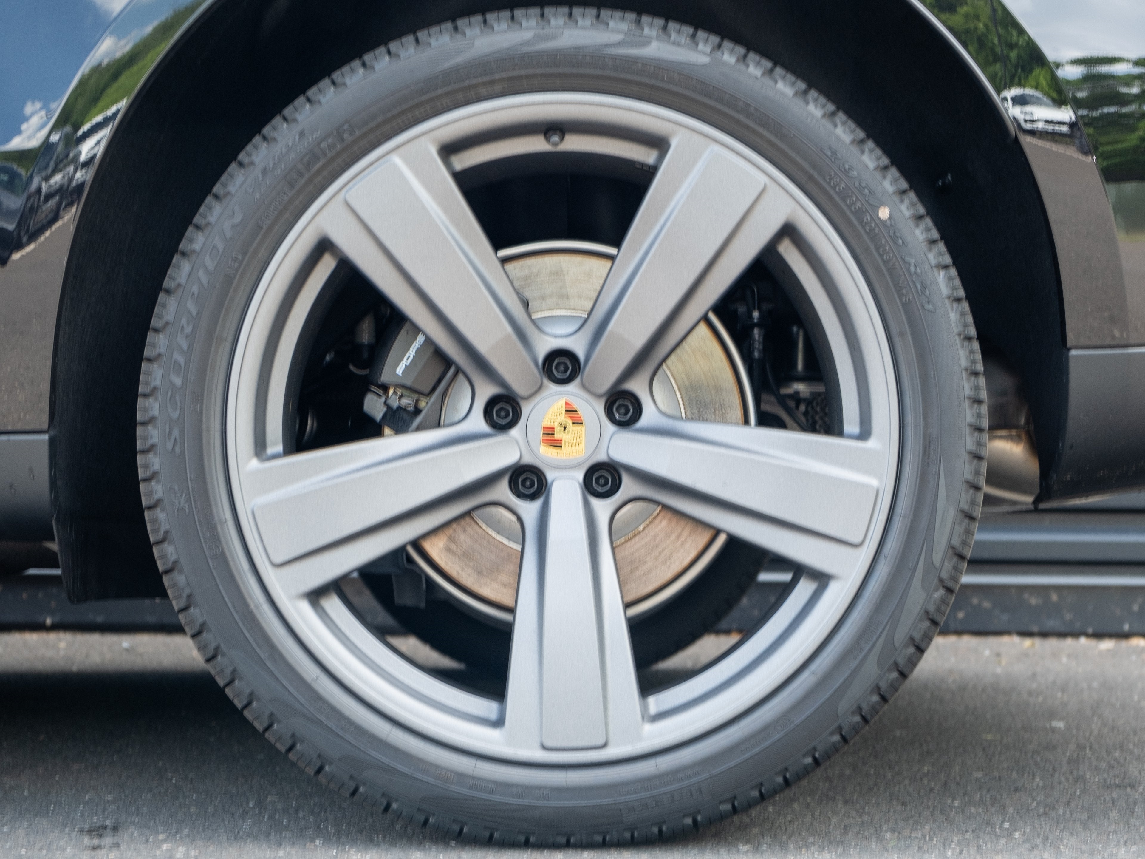 2025 Porsche Macan Base