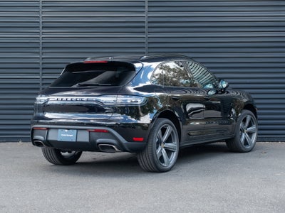 2025 Porsche Macan Base
