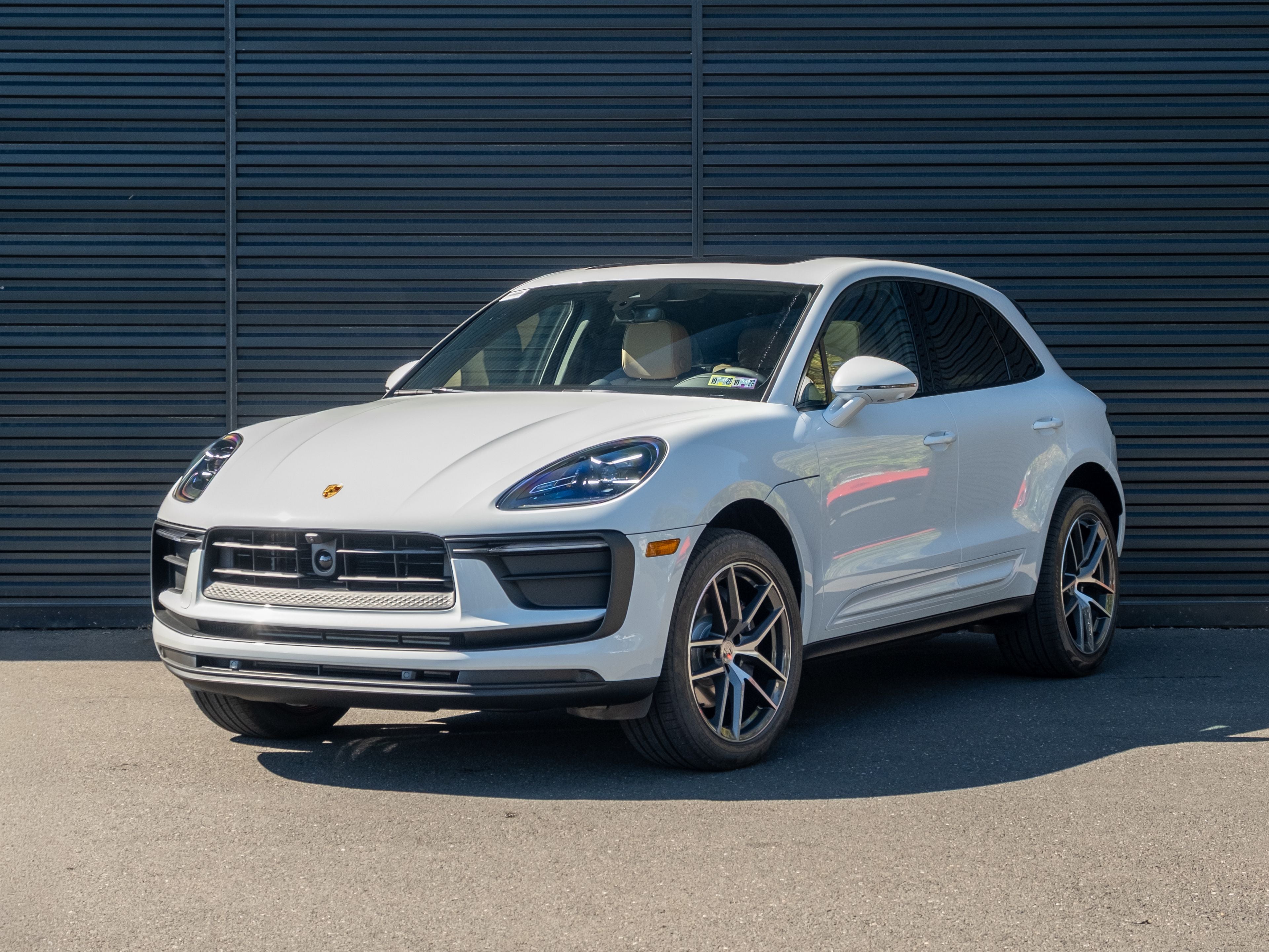 2026 Porsche Macan -'s photo