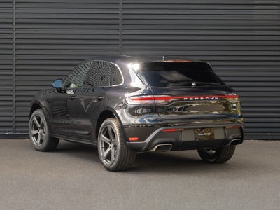 2026 Porsche Macan Base