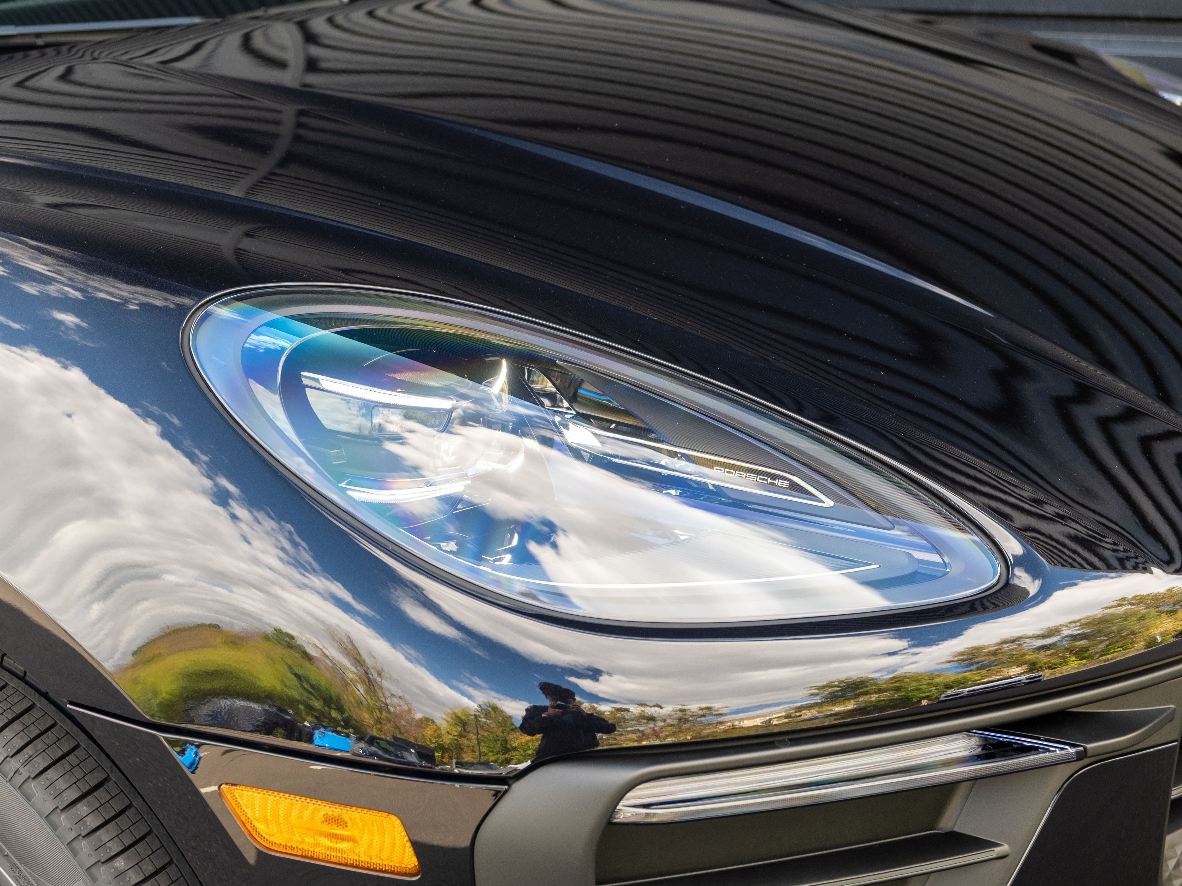 2026 Porsche Macan Base