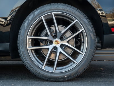 2026 Porsche Macan Base