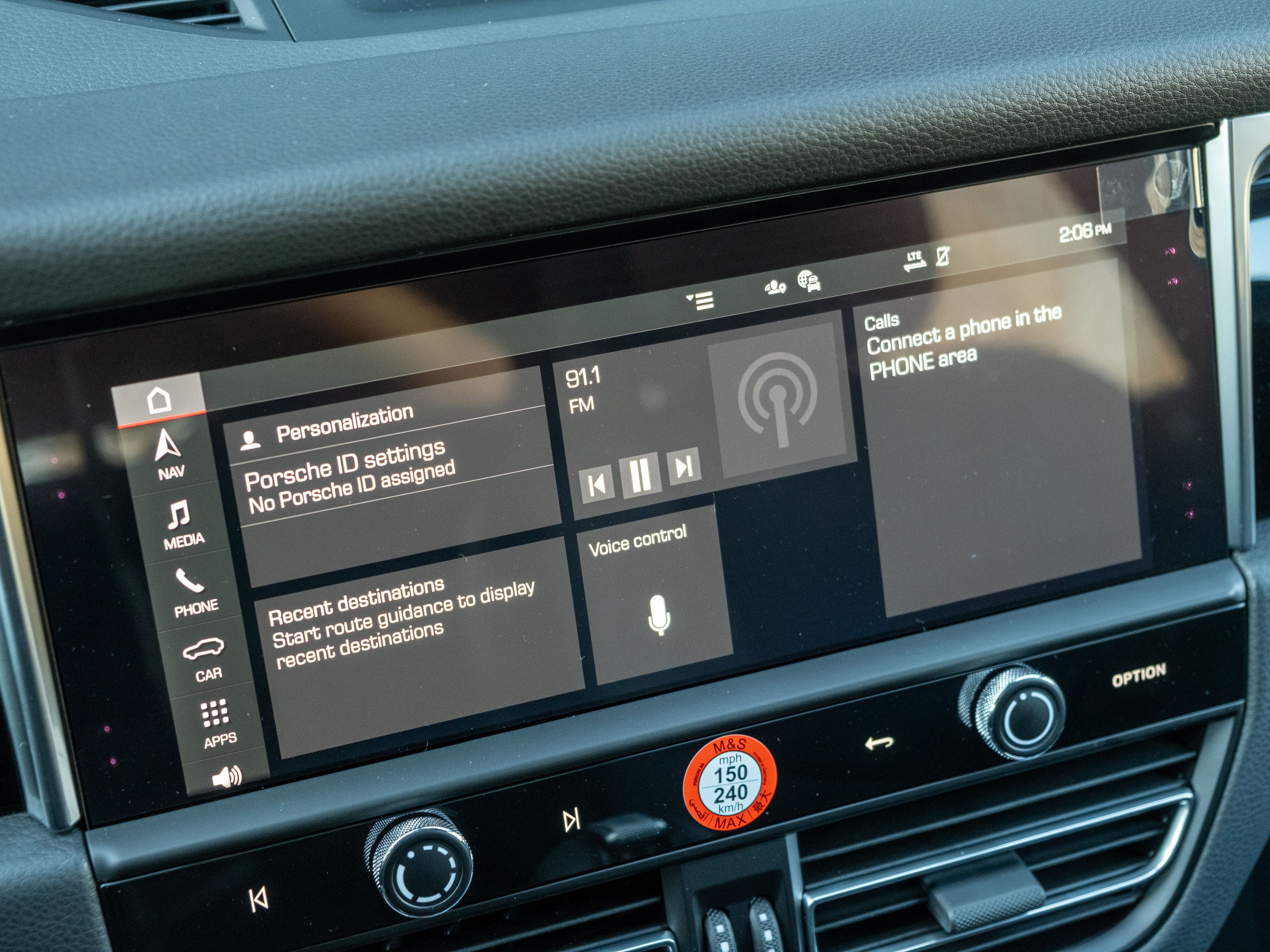 2026 Porsche Macan Base