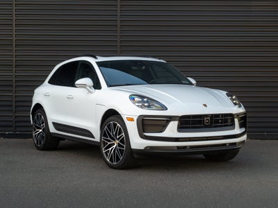 2026 Porsche Macan Base