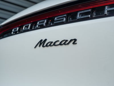2026 Porsche Macan Base