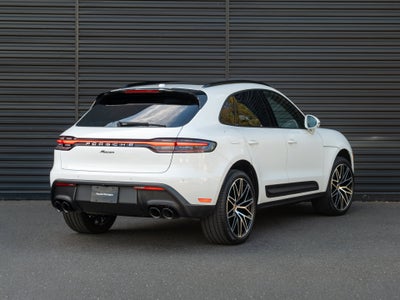 2026 Porsche Macan Base