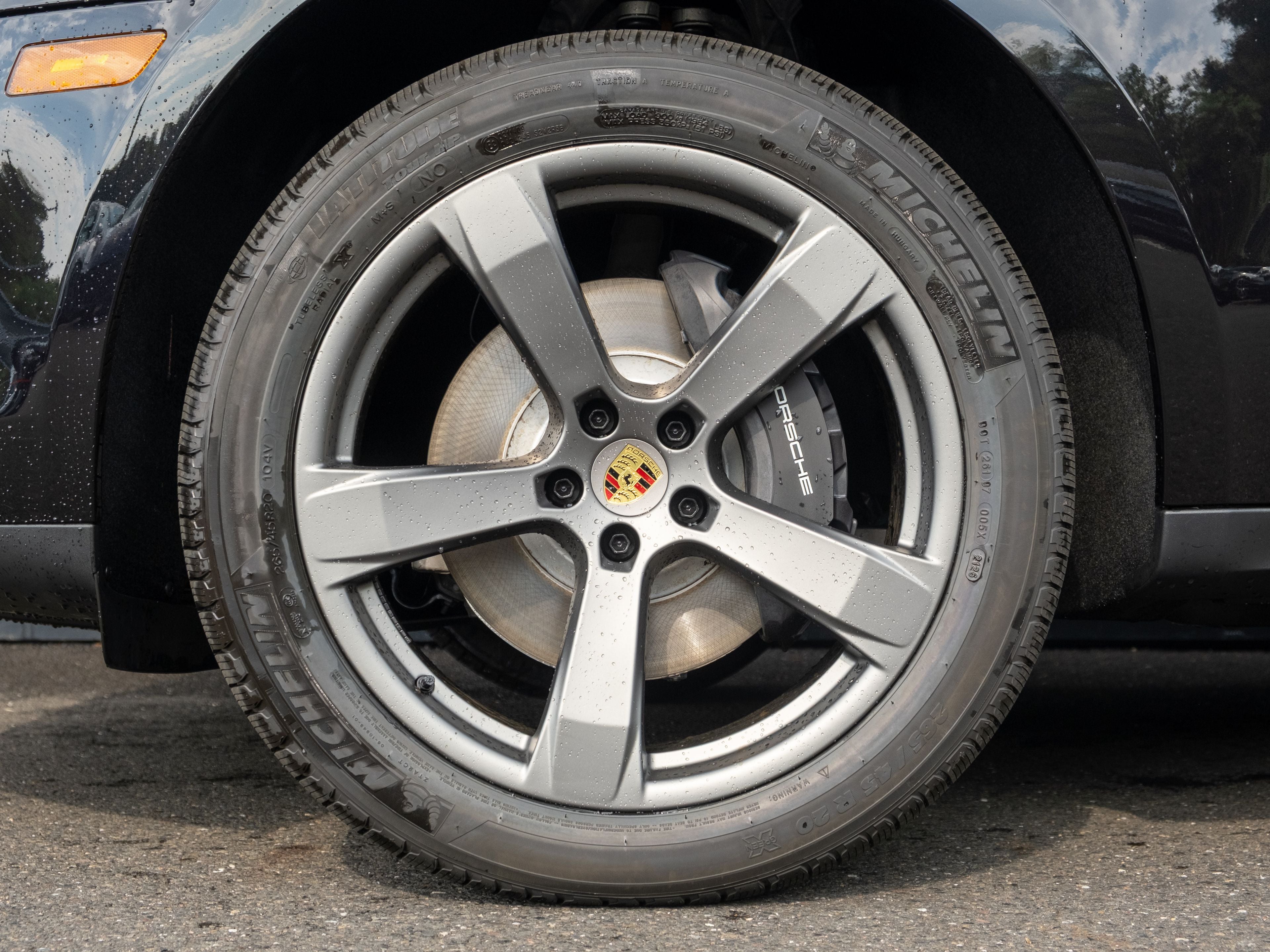 2026 Porsche Macan Base