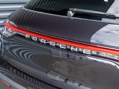 2026 Porsche Macan Base