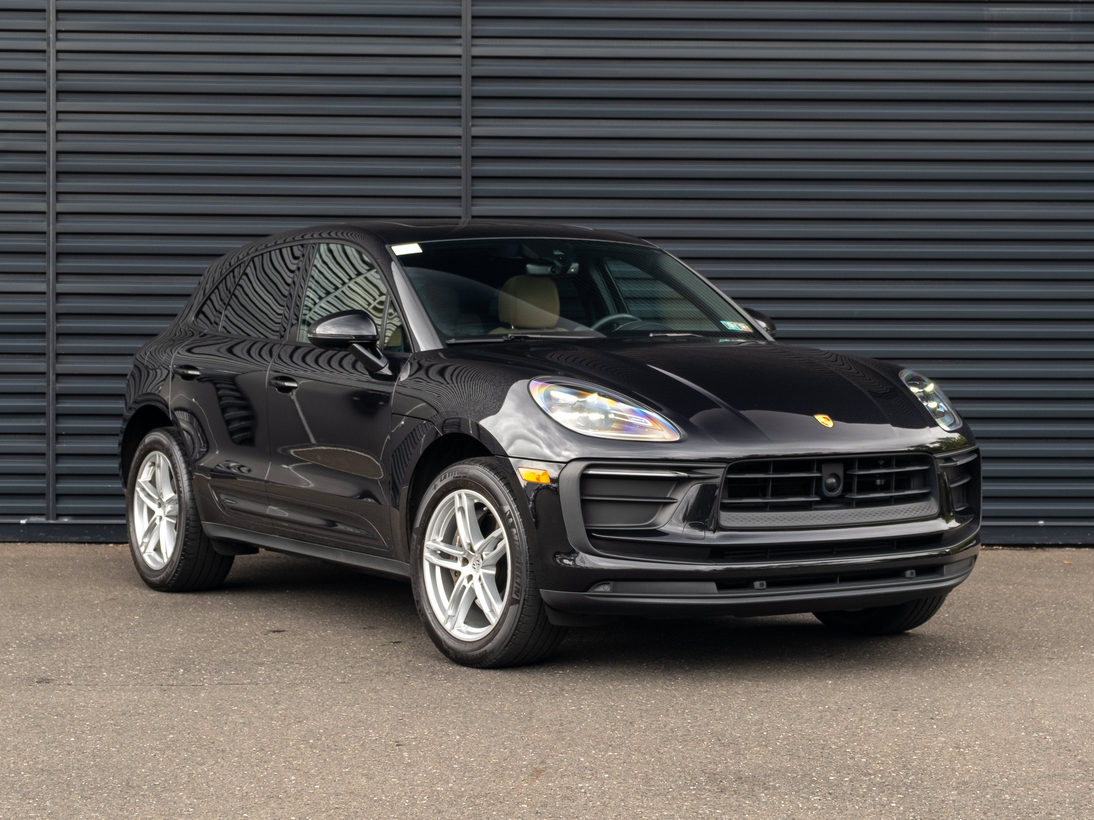 2023 Porsche Macan Base