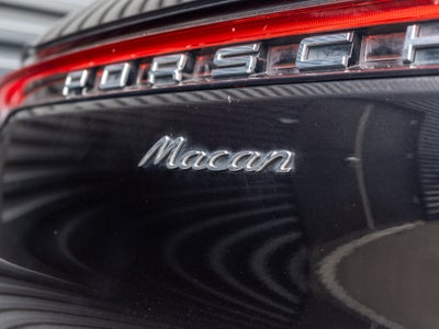 2023 Porsche Macan Base