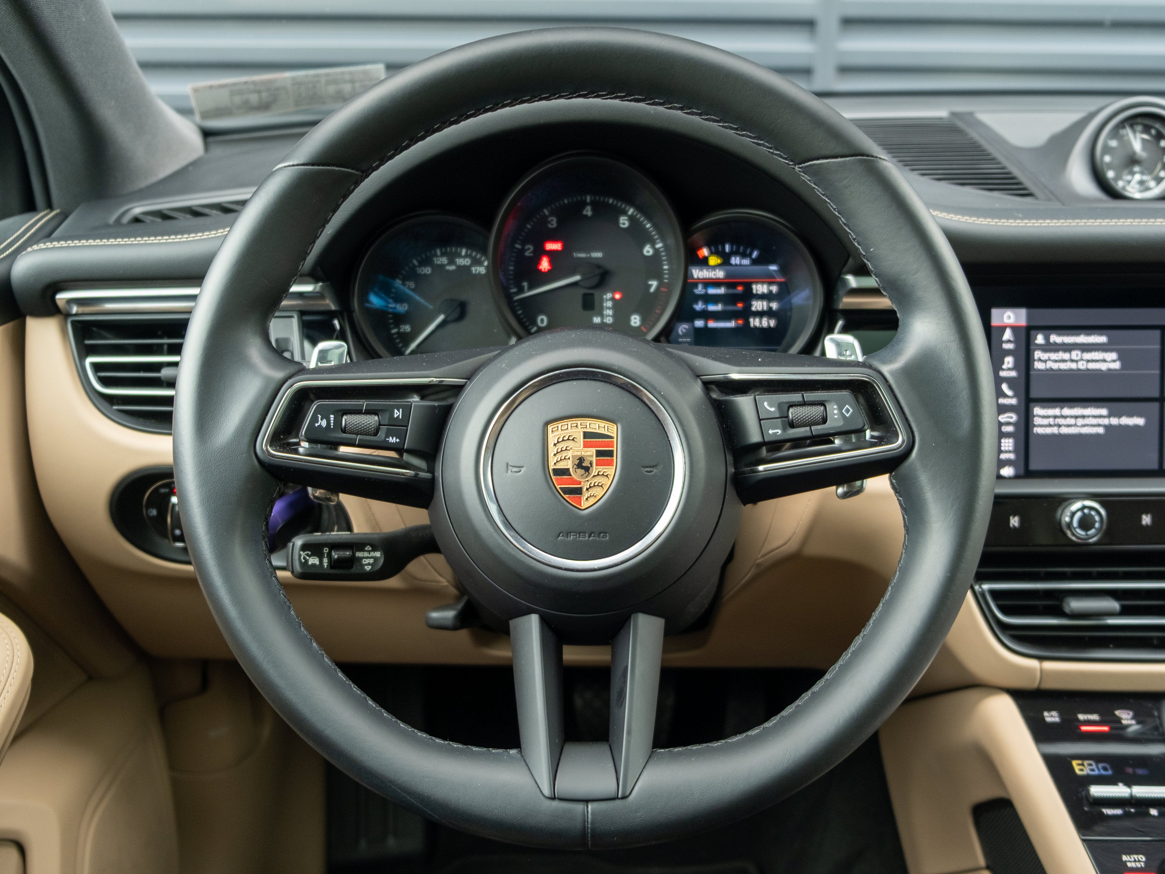 2023 Porsche Macan Base
