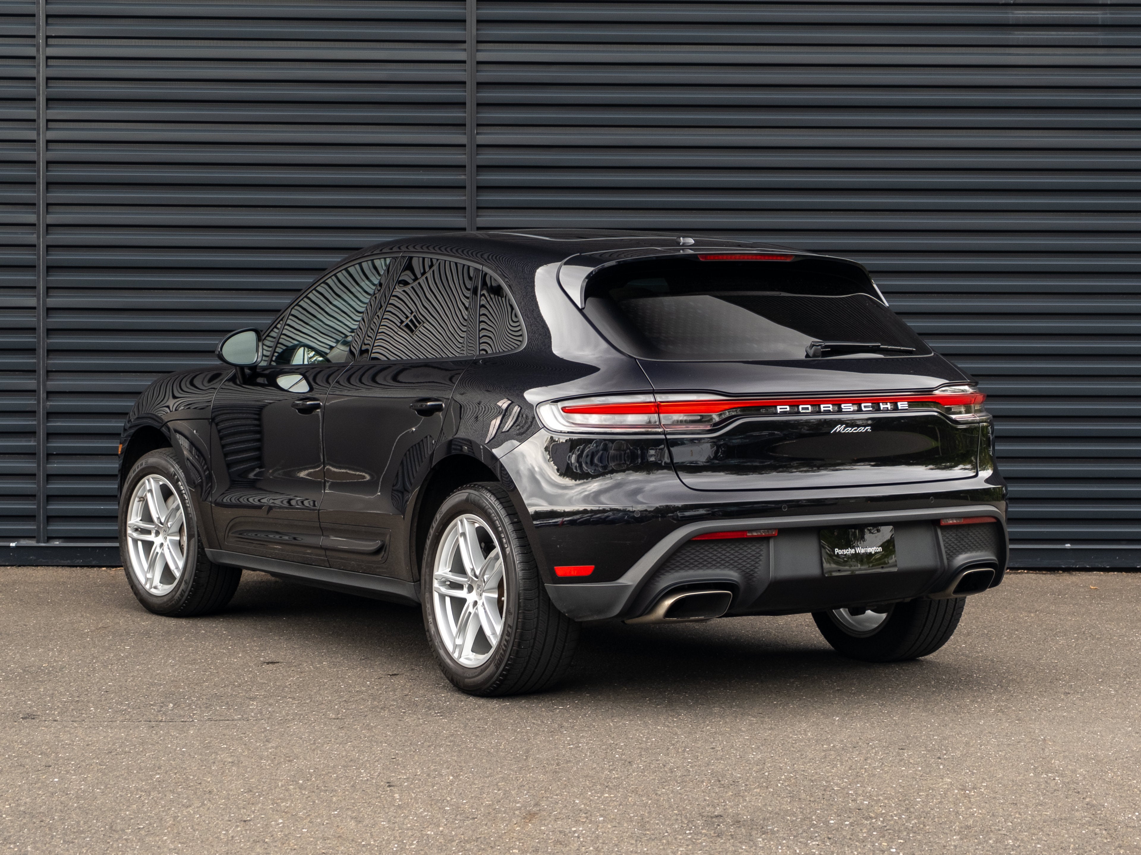 2023 Porsche Macan Base
