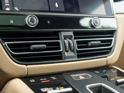 2023 Porsche Macan Base