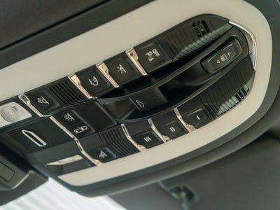 2023 Porsche Macan Base