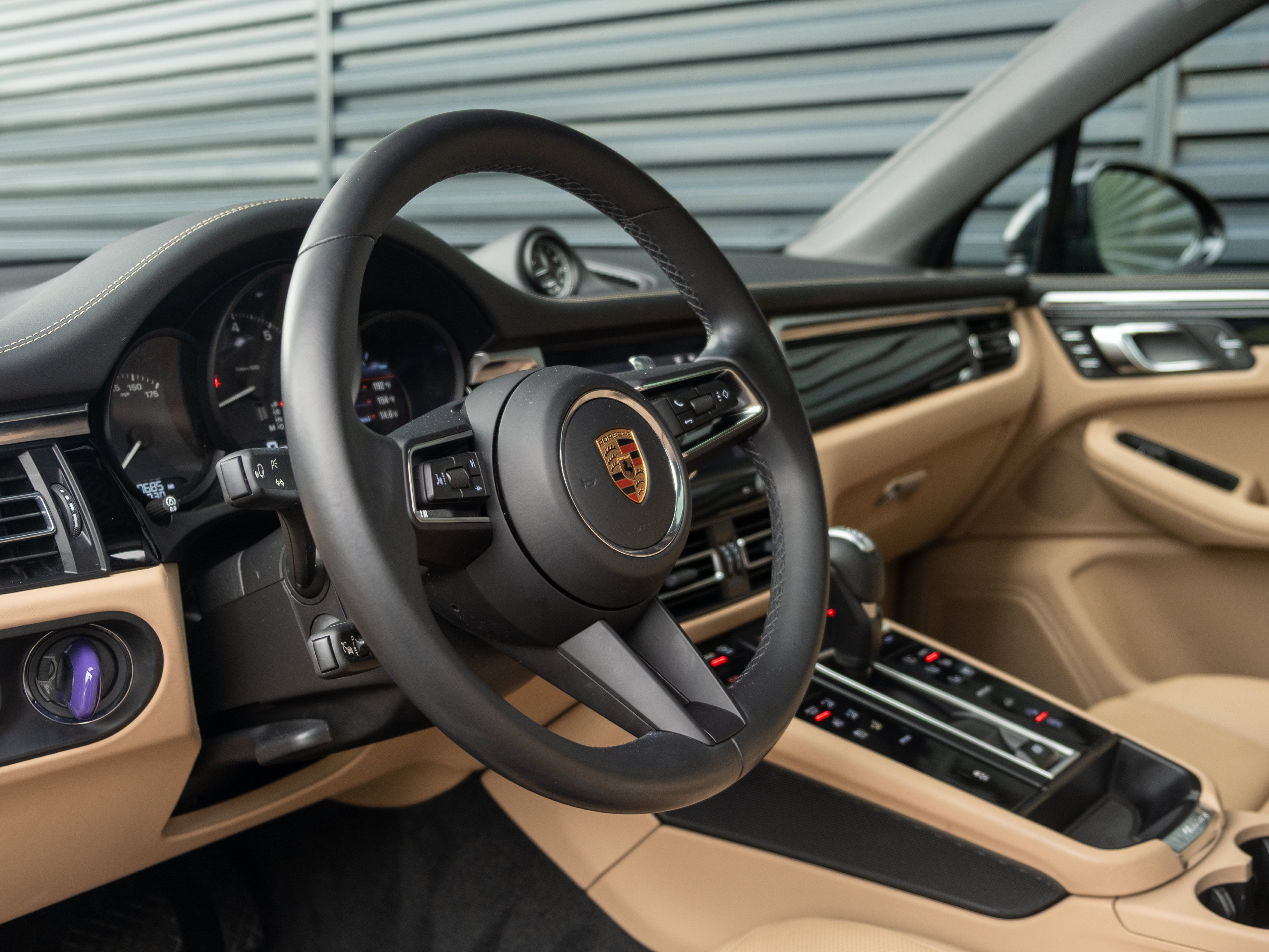 2023 Porsche Macan Base