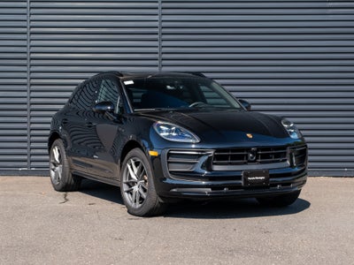 2025 Porsche Macan T
