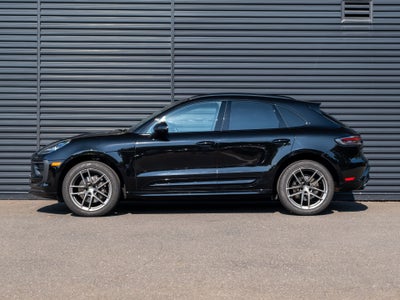 2025 Porsche Macan T