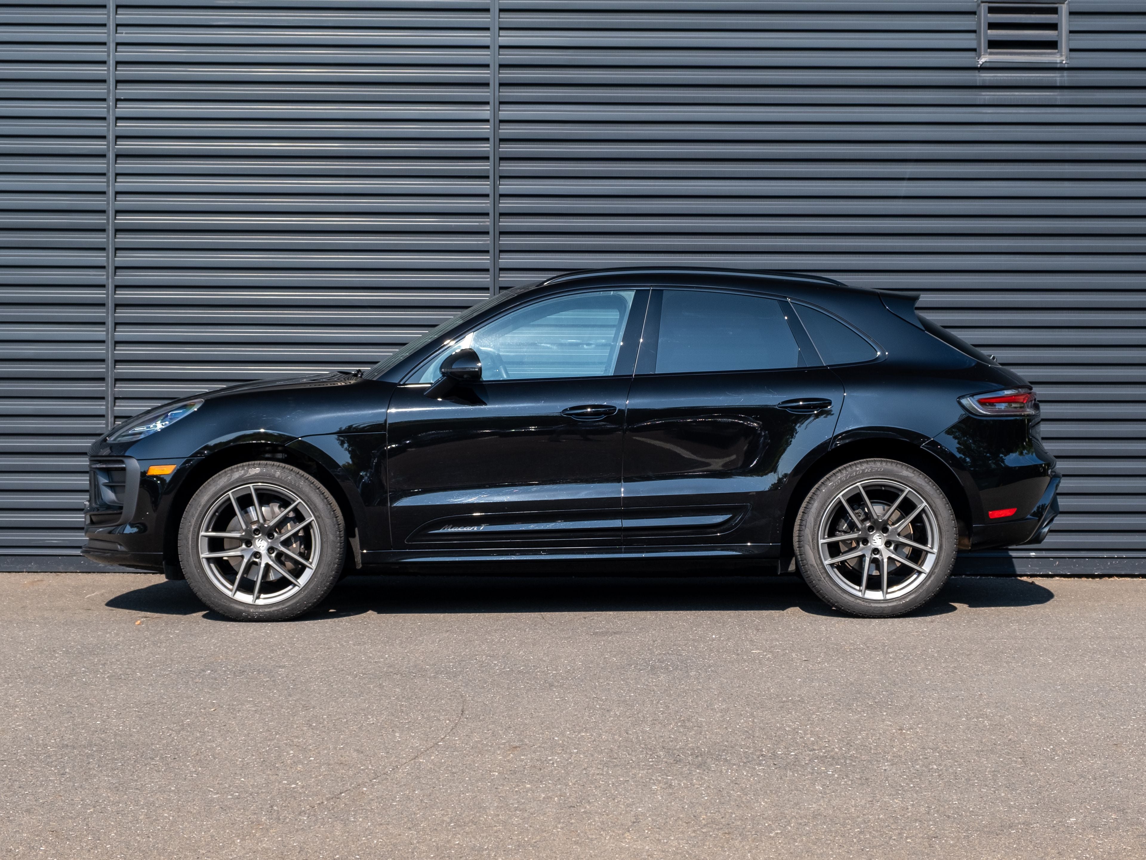 2025 Porsche Macan T